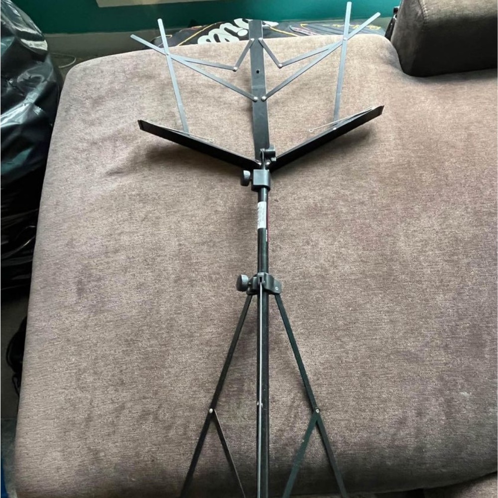 OS sheet music stand